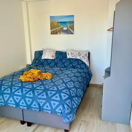 Le Sea View - Face A La Et Terrasse A Westende - Ideal Couple - 5min A Pied De La - Wifi